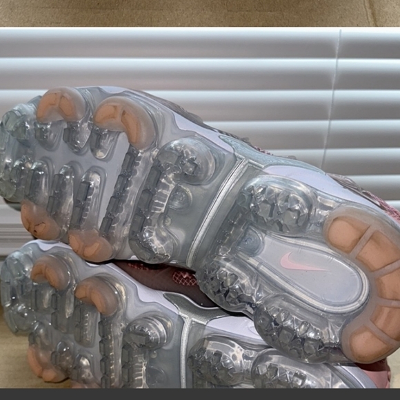 Nike Air VaporMax Plus - Picture 3 of 4